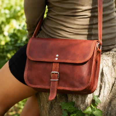 sac à main cuir- femme- bandoulière-une boucle- M