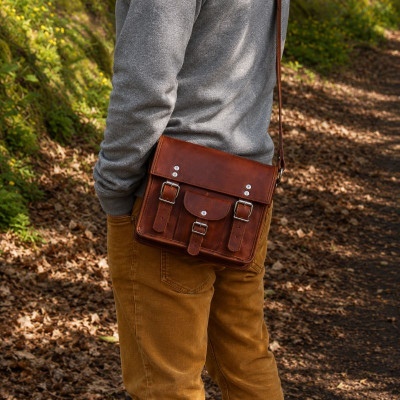 petite-sacoche-cuir-homme-vintage-bandoulière-cartable-T1