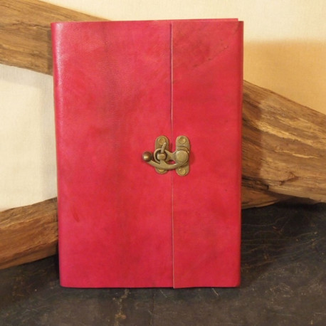 Calepin en cuir, crochet en laiton