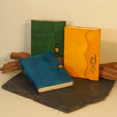 Journal intime en cuir coloré - Cadenas - XL