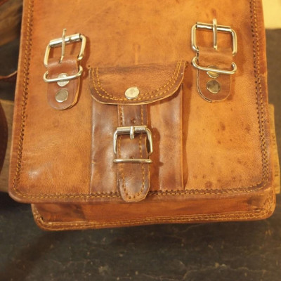 petite sacoche en cuir vintage homme 2 boucles - S