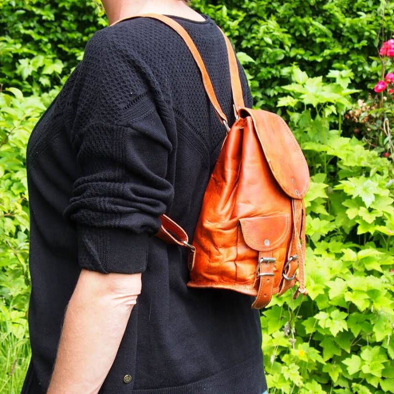 Petit sac à dos femme en cuir naturel, vintage, baroudeur, artisanat