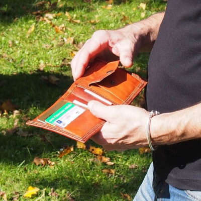 Porte-feuilles en cuir de chèvre