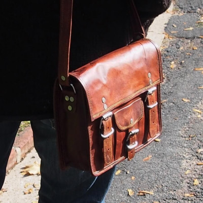 petite-sacoche-cuir-homme-vintage-bandoulière-cartable-T1