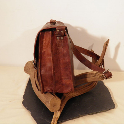 Grand caratble en cuir artisanal vintage