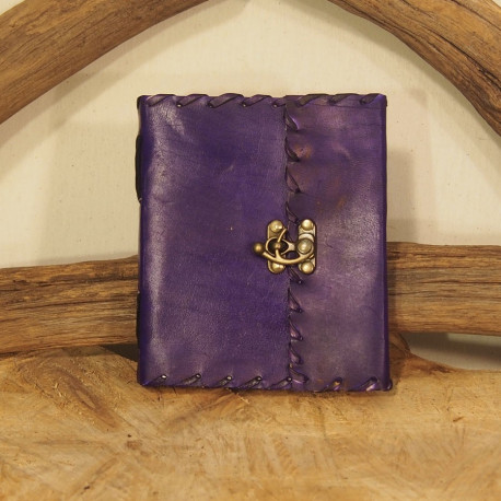 Grimoire en cuir coloré