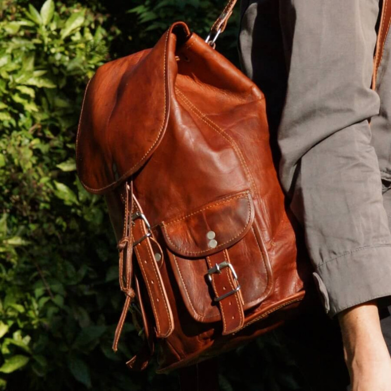 Petit sac à dos femme en cuir naturel, vintage, baroudeur, artisanat