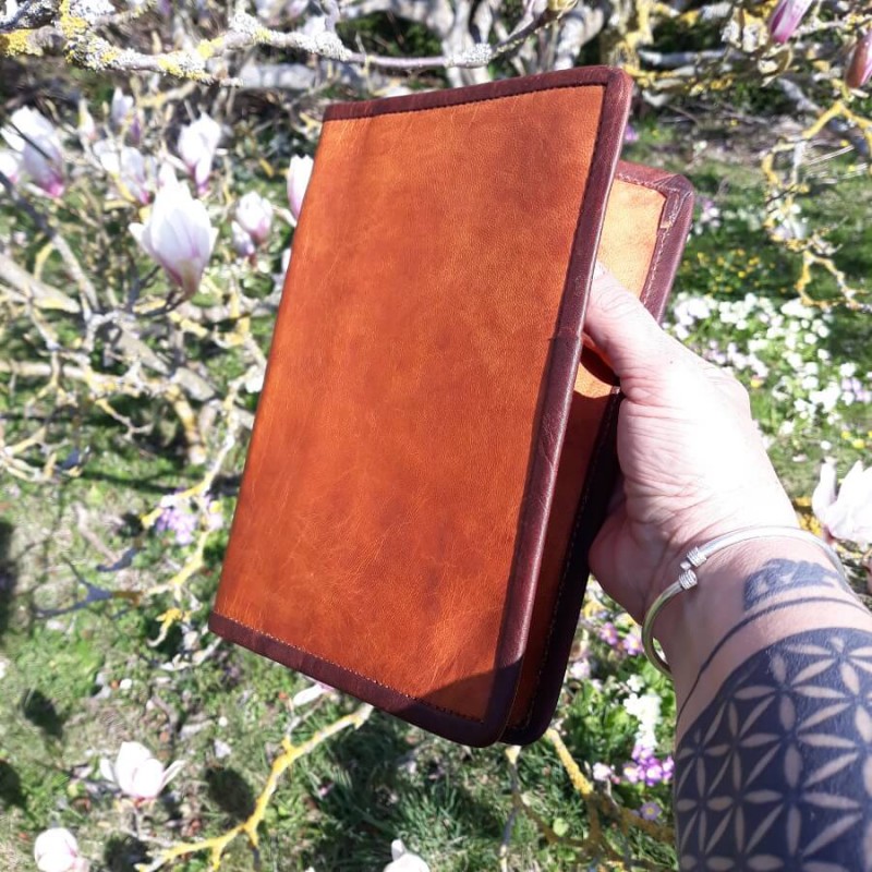 Couvre-livre en cuir, liseuse, protége cahier, agenda, arbre de vie