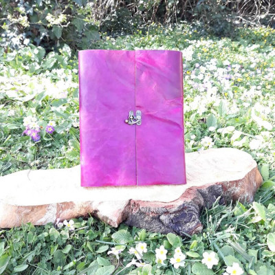 Grand calepin en cuir coloré, crochet, XXL