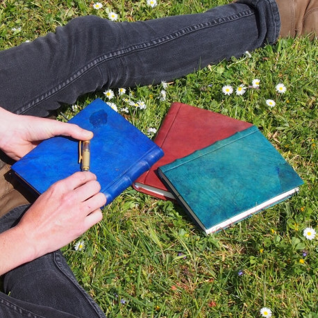 Livre relié en cuir coloré - Zuffer - M