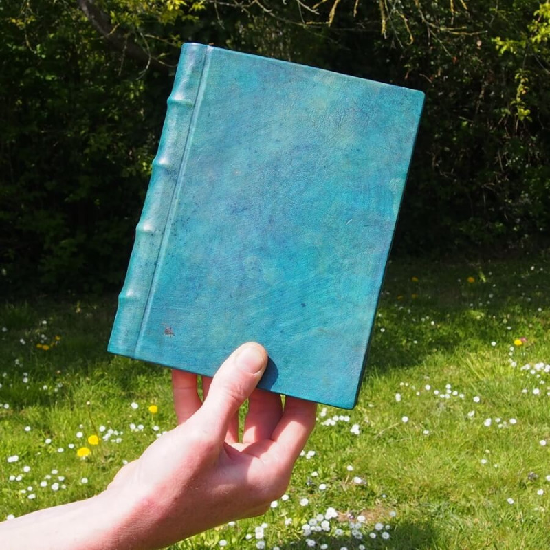 Livre relié en cuir coloré - Zuffer - M