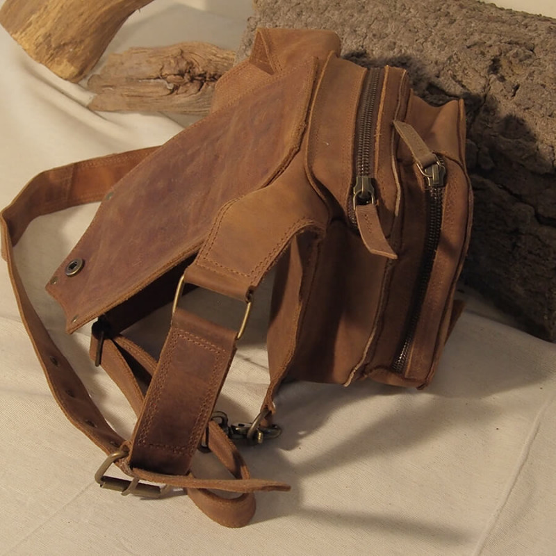 Ceinture cuir à poches - Biker - Hanche / Jambe