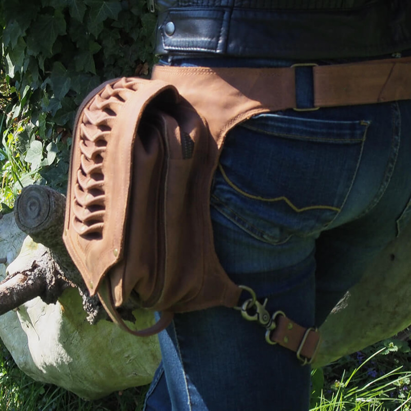 Ceinture cuir à poches - Biker - Hanche / Jambe