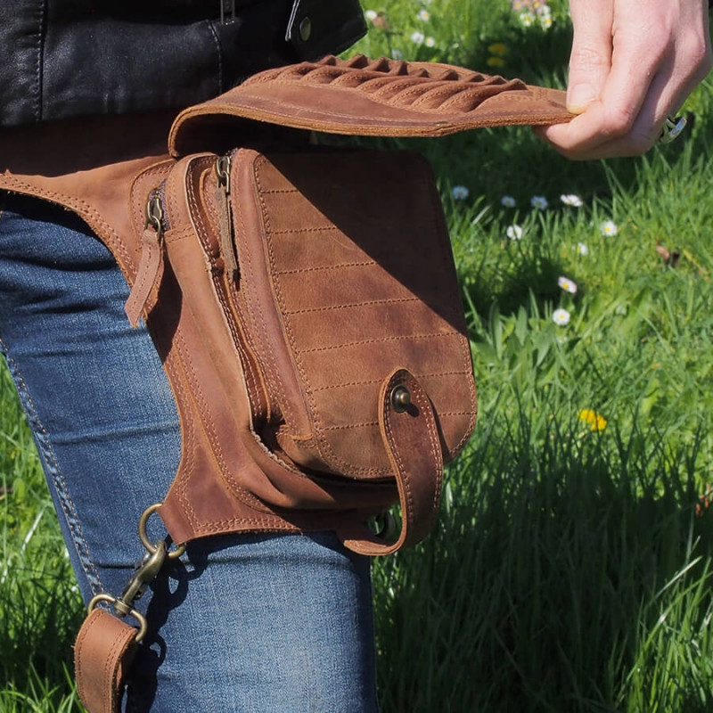 Ceinture cuir à poches - Biker - Hanche / Jambe