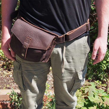 Ceinture en cuir 1 poche "médiévale"