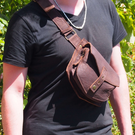 Ceinture en cuir 1 poche "médiévale"