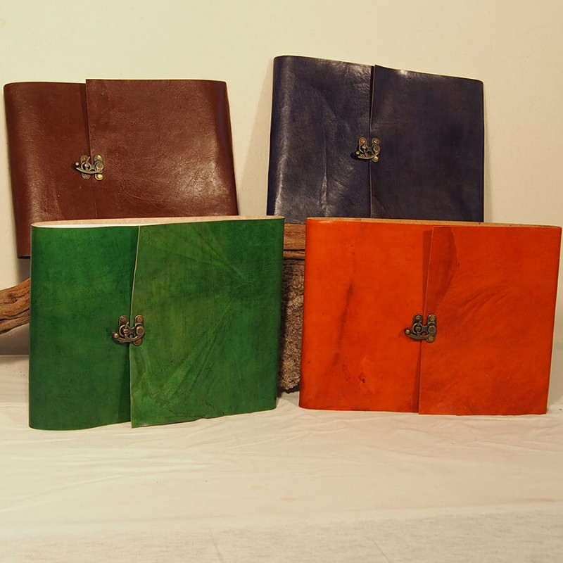 carnet à dessin cuir coloré à crochet paysage grand format