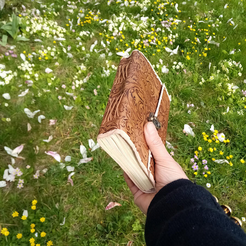 Carnet en cuir "rétro" - arabesque