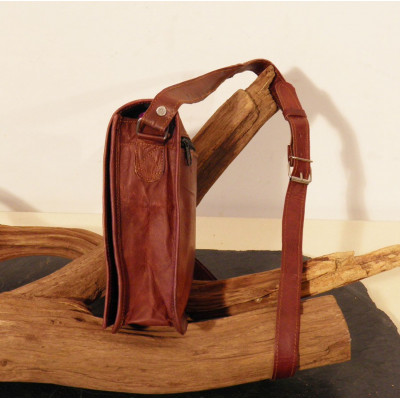 petite-sacoche-cuir-homme-vintage-bandoulière-à rabat-T1