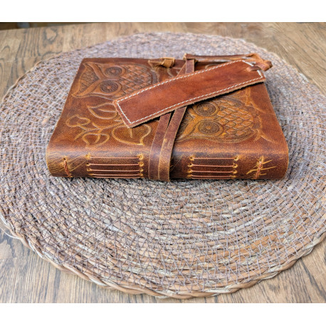 Carnet en cuir de buffle motif double hiboux avec marque-page en cuir - format M