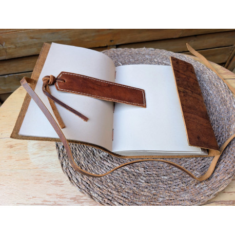 Carnet en cuir de buffle motif double hiboux avec marque-page en cuir - format M