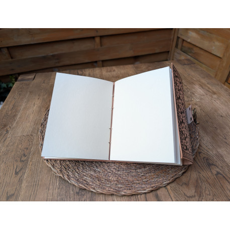 Carnet en cuir noir et blanc Arbre de vie - grimoire artisanal à crochet en laiton - format M