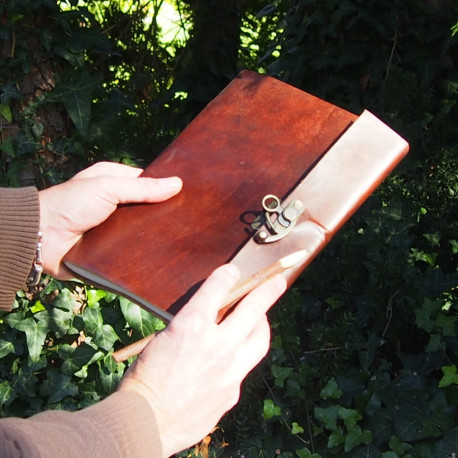Calepin en cuir de chèvre coloré L portrait – Crochet en laiton vieilli